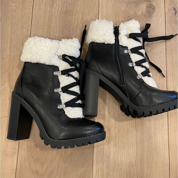 PALLI FAUX SHEARLING LACE-UP BOOTIE BCBGeneration - Picture 6 of 14